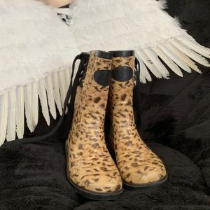 JUICY COUTURE CHEETAH PRINT RAIN BOOTS